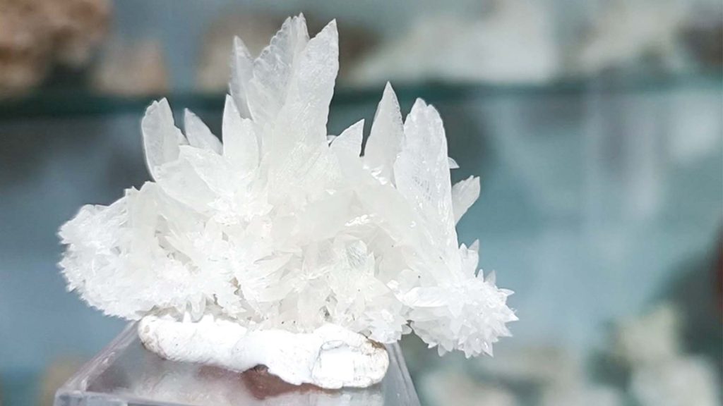 Calcite Mastery: From Hardness to Powder Processing Techniques